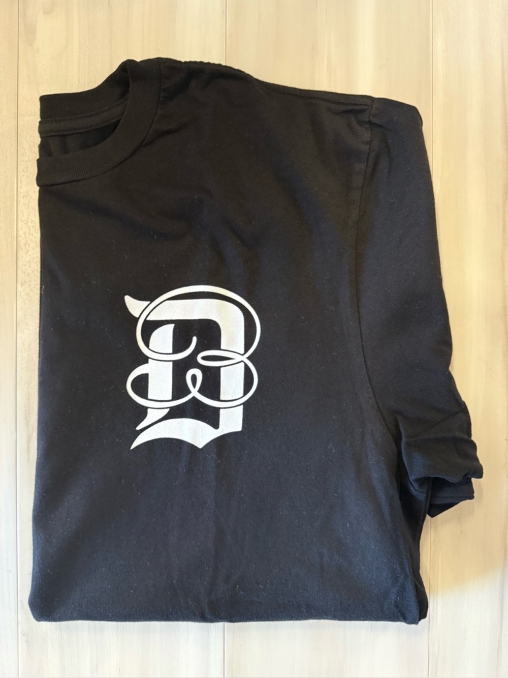 Tenore Black Graphic Logo Team Diaz Mens Tee NWOT - Picture 3 of 4